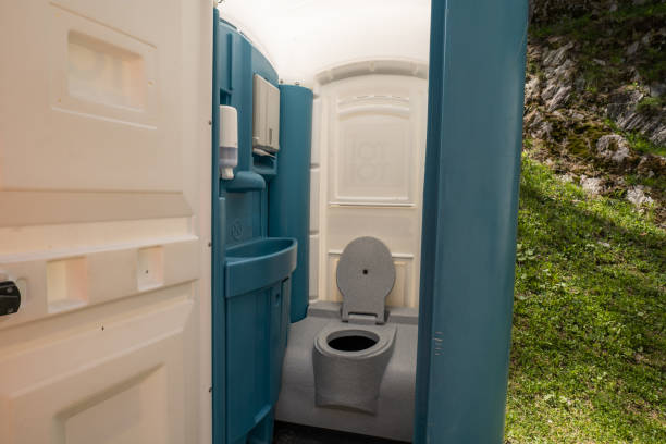 Best High-end porta potty rental  in Trenton, IL